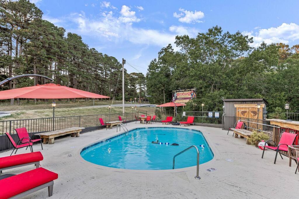 Stonegate Lodge King Bed, Wifi, 50In Roku Tv, Salt Water Pool Room #108 Eureka Springs Esterno foto