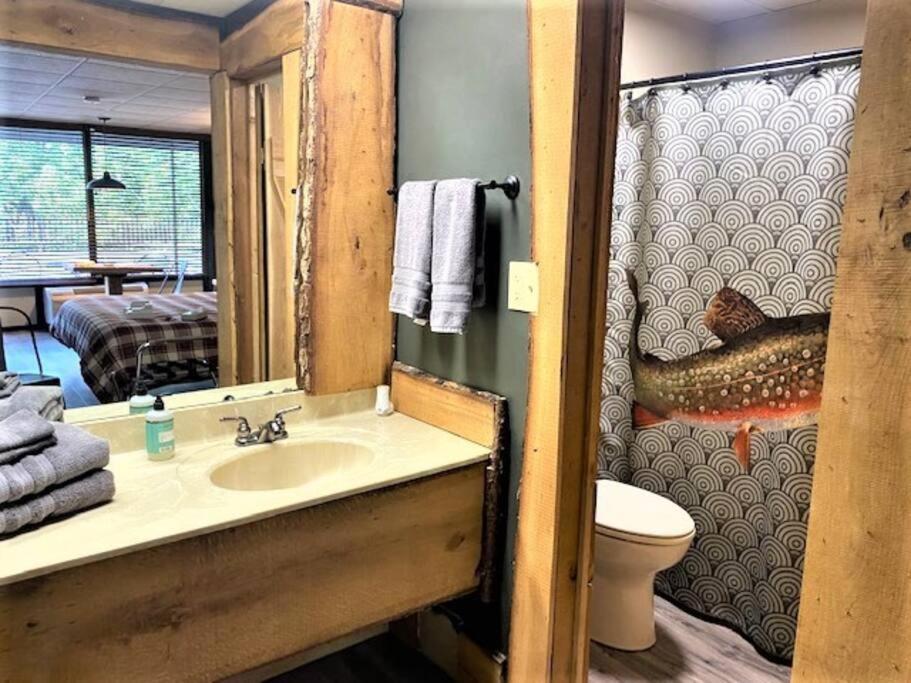 Stonegate Lodge King Bed, Wifi, 50In Roku Tv, Salt Water Pool Room #108 Eureka Springs Esterno foto